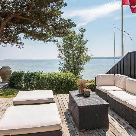 6 Person Holiday In Bjert Hébergement de vacances