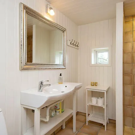 Hébergement de vacances 6 Person Holiday In Bjert *